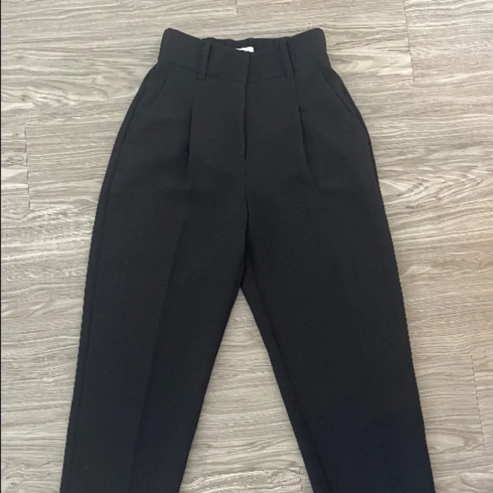 SOLD Aritzia Dashwood Pant - Picture 8 of 12